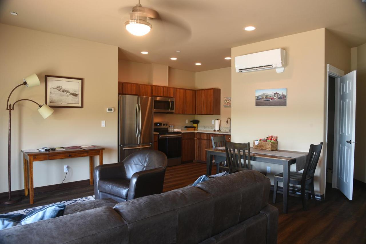 Zillah Lakes Inn Extérieur photo