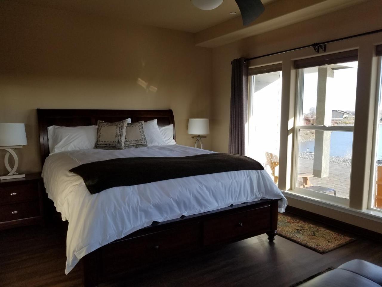 Zillah Lakes Inn Extérieur photo