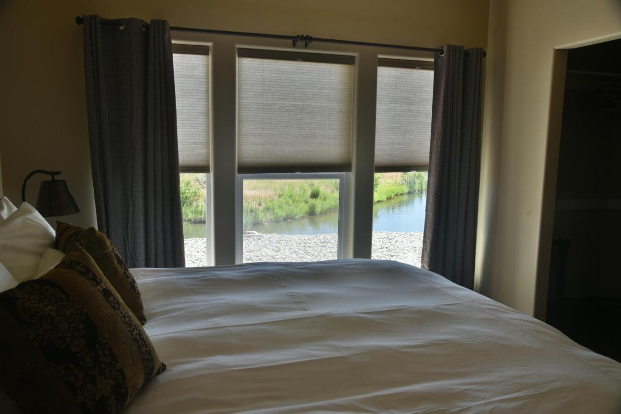 Zillah Lakes Inn Extérieur photo
