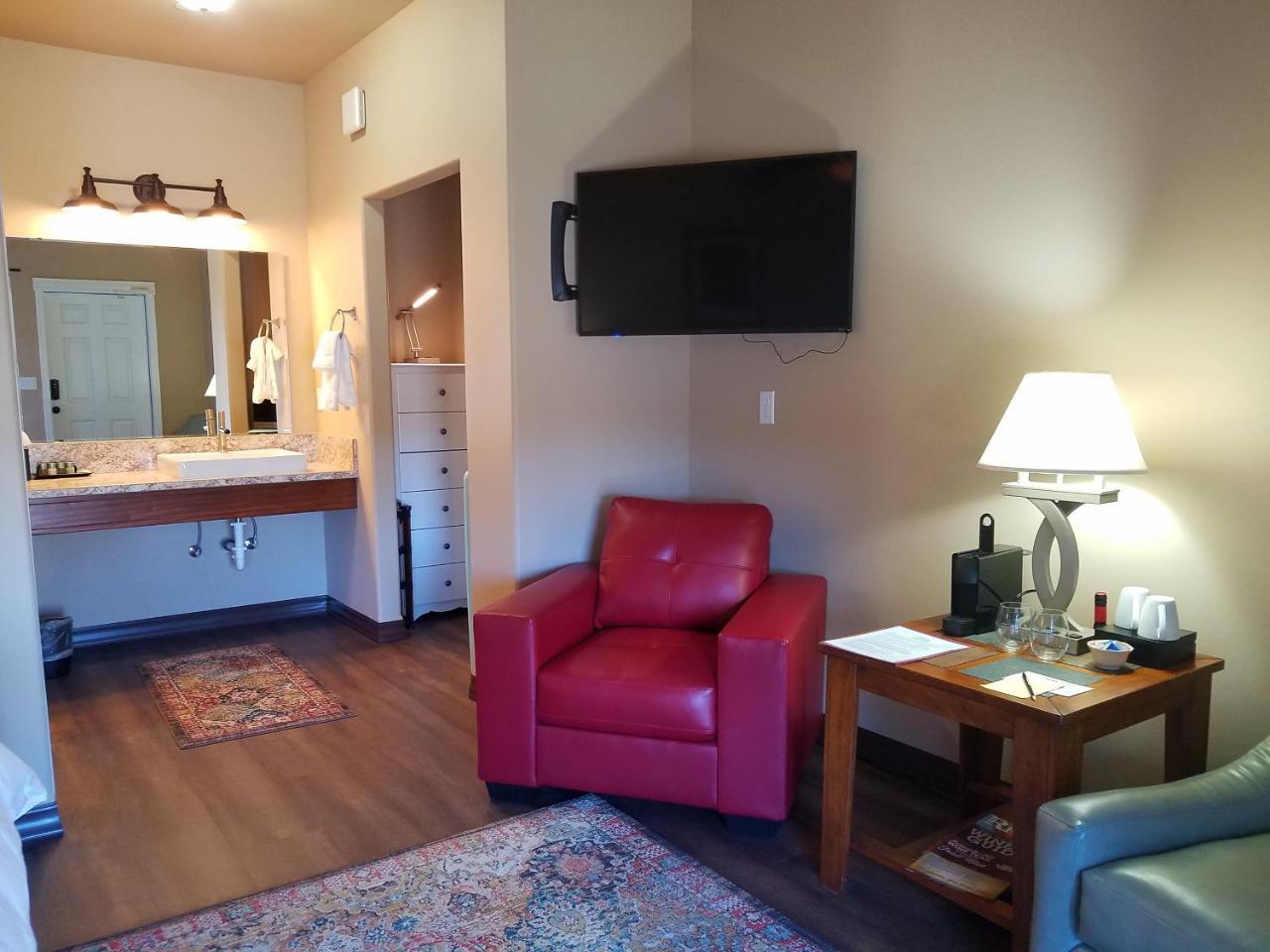Zillah Lakes Inn Extérieur photo